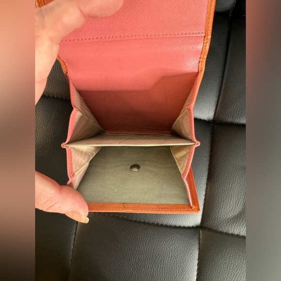 CHANEL RARE ORANGE TRIFOLD ENAMEL WALLET - Picture 6 of 9